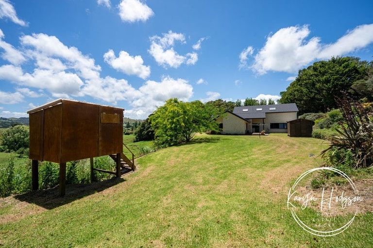 Photo of property in 87 Hurndall Street East, Maungaturoto, 0520