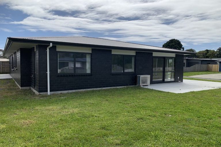 Photo of property in 4 Kingi Te Ahoaho Place, Otaki, 5512