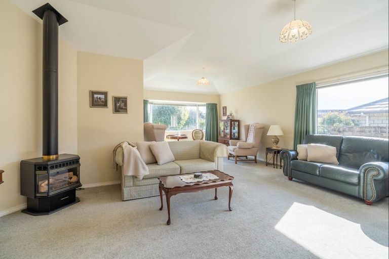 Photo of property in 22 Barrett Drive, Waikanae Beach, Waikanae, 5036