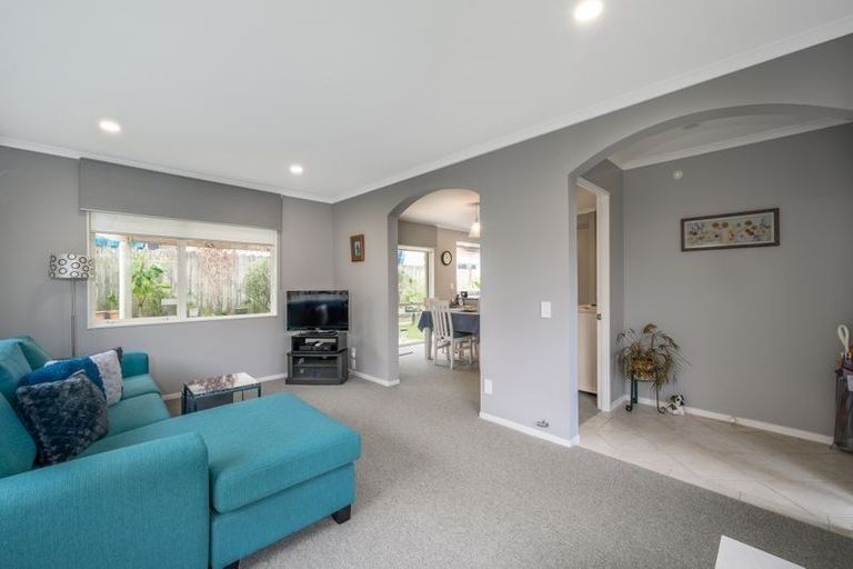 Photo of property in 86 Bob Charles Drive, Golflands, Auckland, 2013