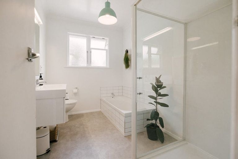 Photo of property in 4 Williams Terrace, Fitzherbert, Palmerston North, 4410