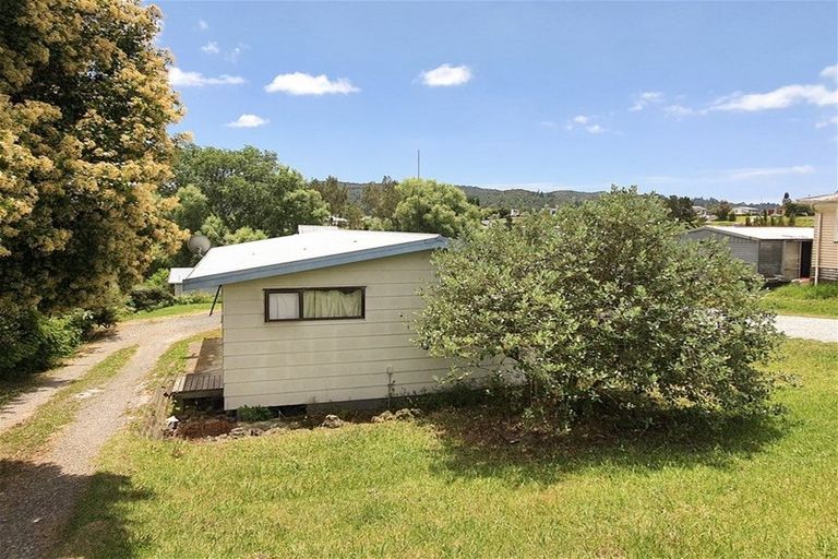 Photo of property in 24 Derrick Road, Kawakawa, 0210