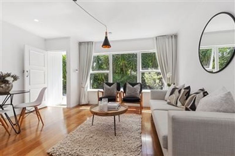 Photo of property in 4/54 Ngataringa Road, Devonport, Auckland, 0624