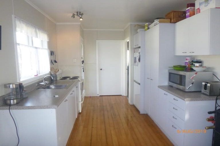 Photo of property in 620a Te Atatu Road, Te Atatu Peninsula, Auckland, 0610