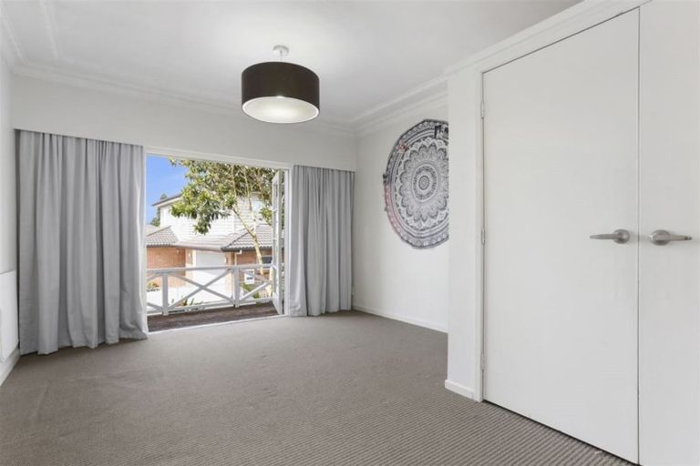 Photo of property in 82 Taikata Road, Te Atatu Peninsula, Auckland, 0610