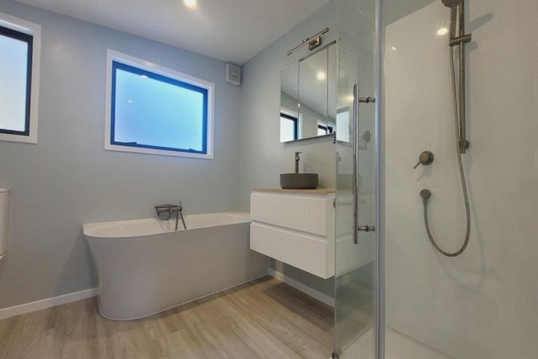 Photo of property in 32 Ocean Parade, Pukerua Bay, 5026