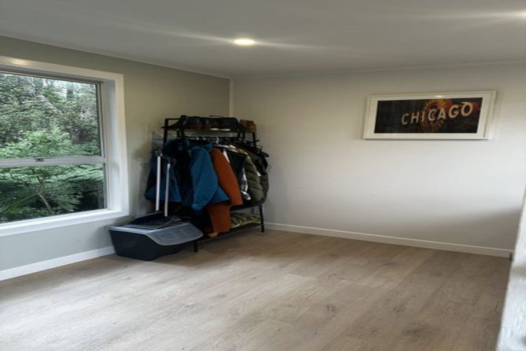 Photo of property in 802 West Coast Road, Oratia, Auckland, 0604