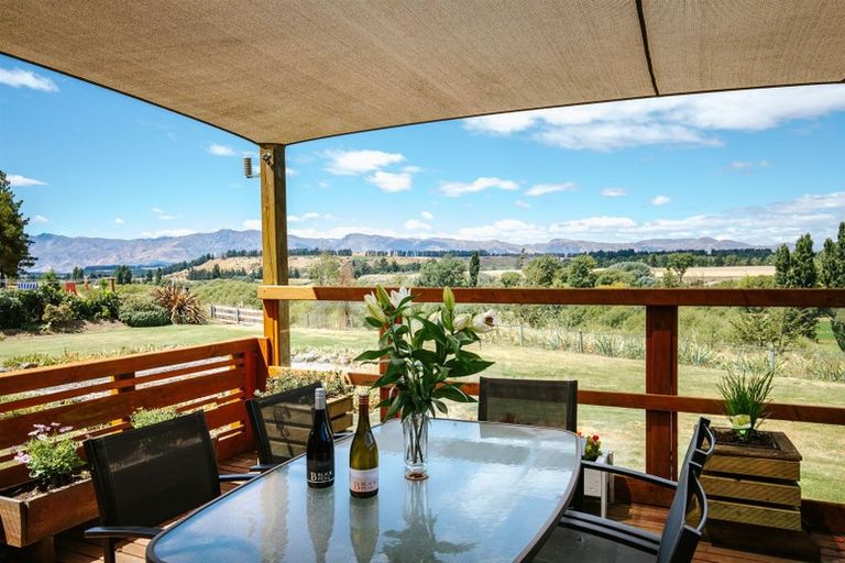 Photo of property in 17 Balneaves Lane, Albert Town, Wanaka, 9382