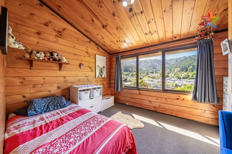 Photo of property in 30 Korau Grove, Stokes Valley, Lower Hutt, 5019