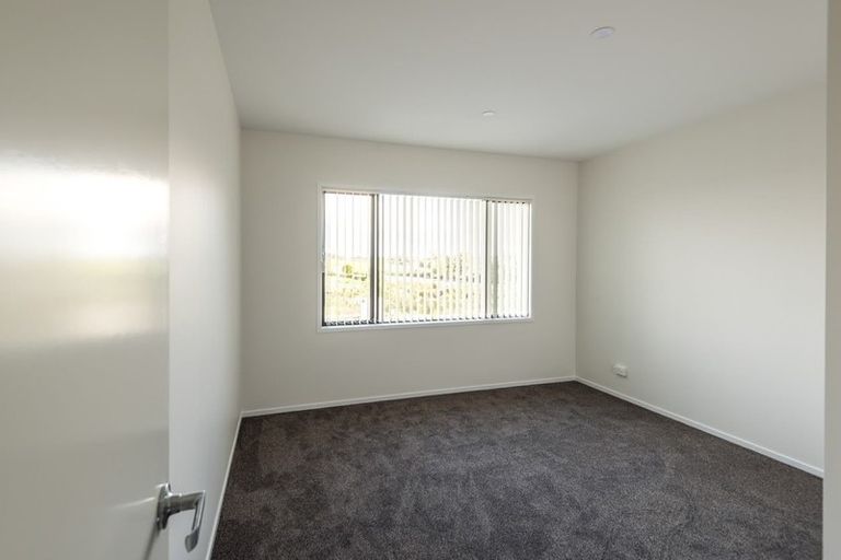 Photo of property in 63 Hayfield Way, Karaka, Papakura, 2113