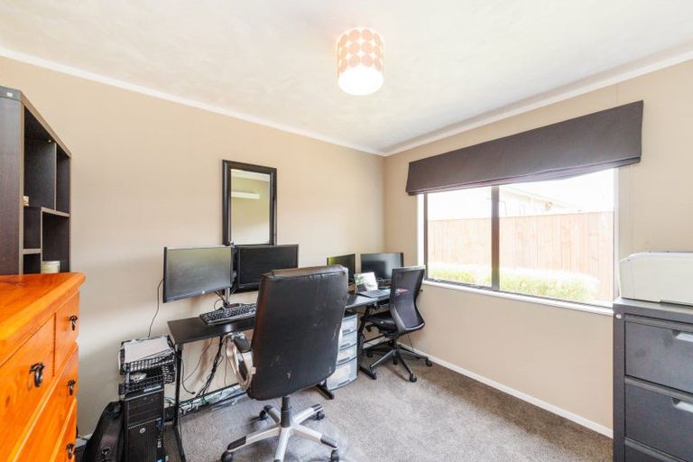 Photo of property in 25 Mcleavey Drive, Kelvin Grove, Palmerston North, 4414