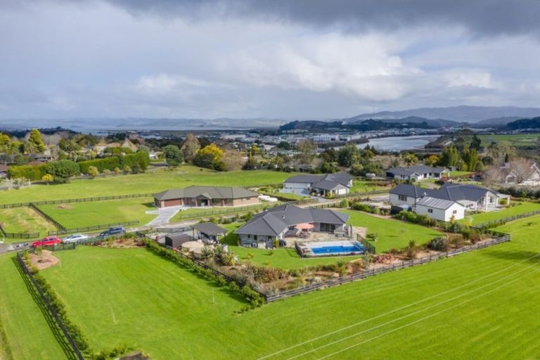 Photo of property in 6 Summerfield Way, Parahaki, Whangarei, 0112