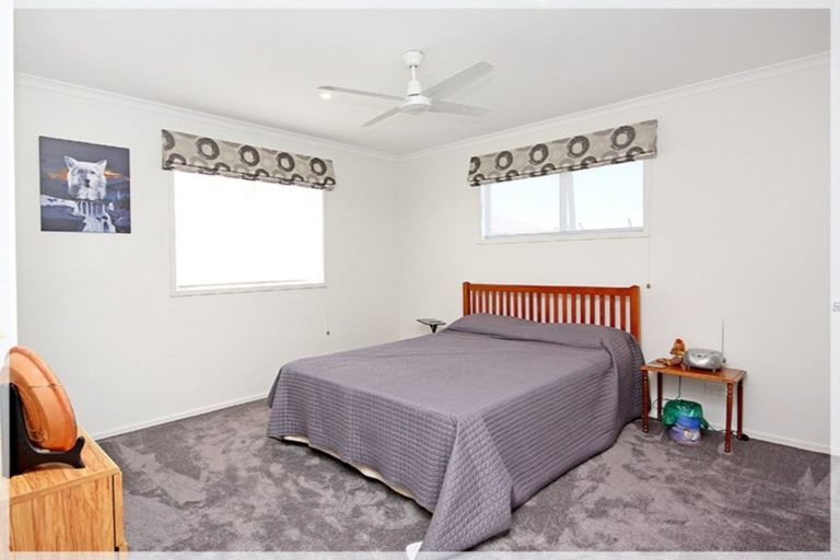 Photo of property in 12 Oxnam Place, Foxton Beach, Foxton, 4815