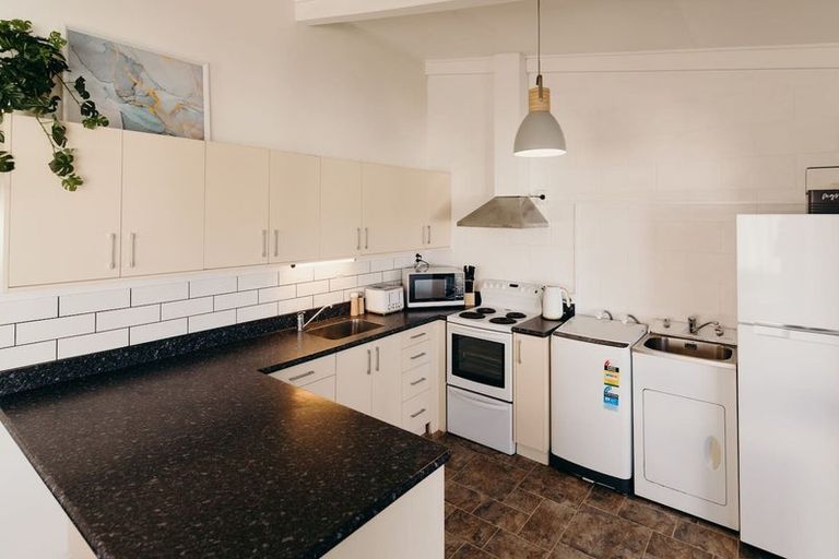 Photo of property in 2/204a Park Road South, Akina, Hastings, 4122