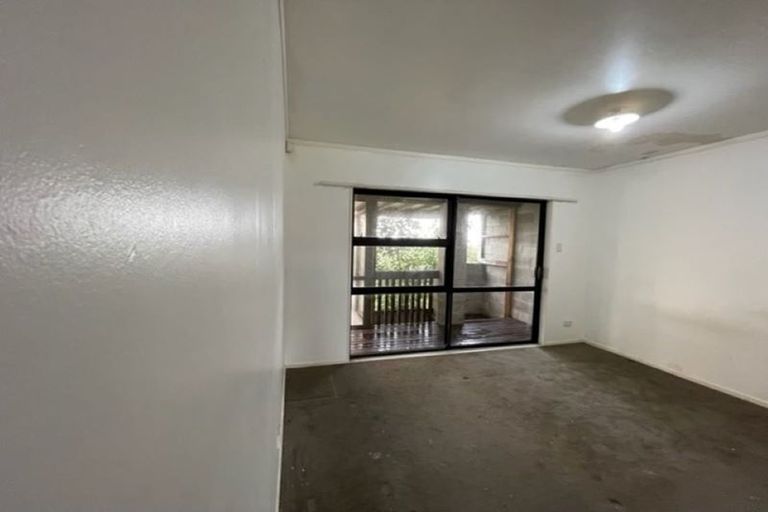 Photo of property in 1/2 Monde Place, Clover Park, Auckland, 2019