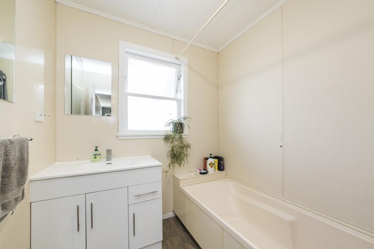 Photo of property in 582 Pioneer Highway, Highbury, Palmerston North, 4412