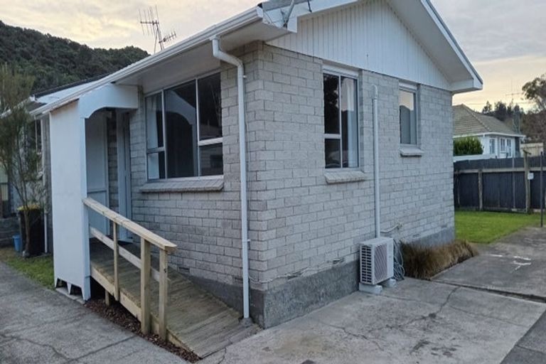 Photo of property in 186d Wellington Road, Wainuiomata, Lower Hutt, 5014