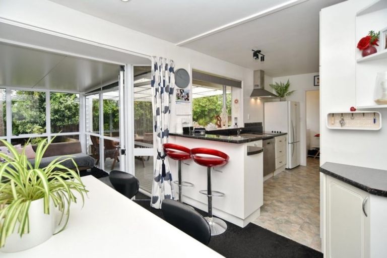 Photo of property in 3 Cowper Place, Avondale, Christchurch, 8061