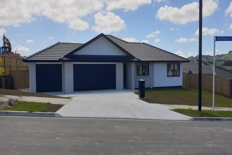 Photo of property in 10 James Elliot Way, Pokeno, 2402