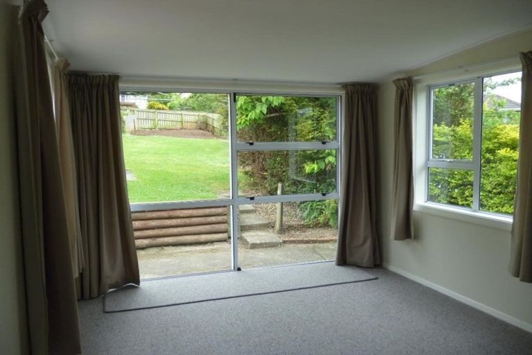Photo of property in 1 Wakefield Terrace, Tawa, Wellington, 5028