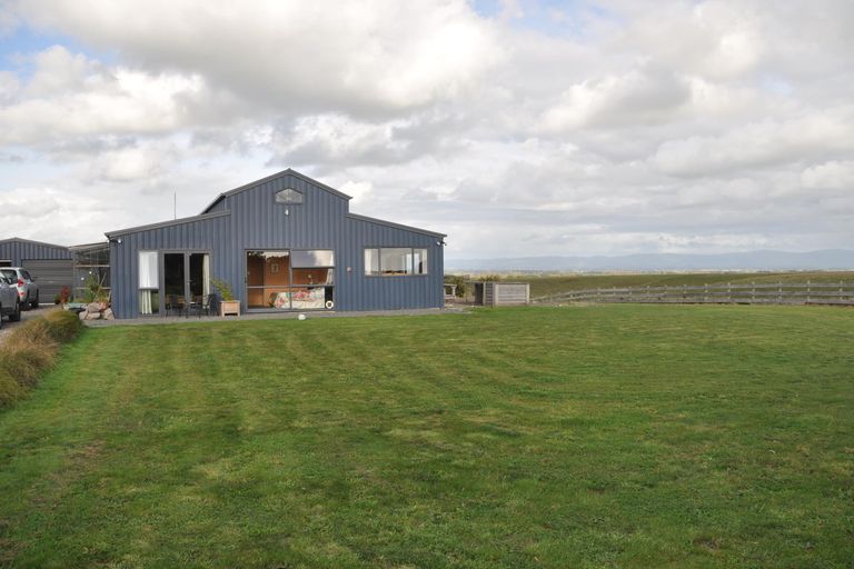 Photo of property in 21 Sutherland Road, Sanson, Palmerston North, 4479