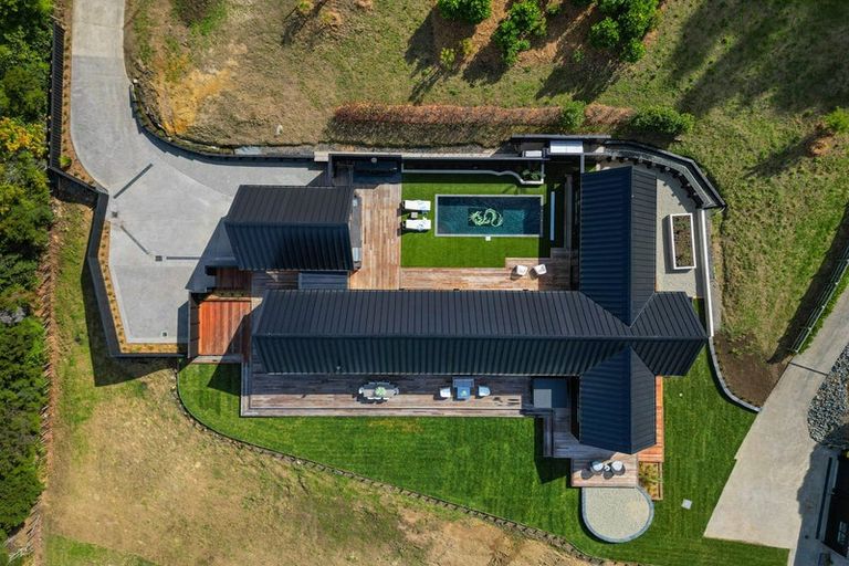 Photo of property in 31 James Paige Lane, Riverhead, 0793