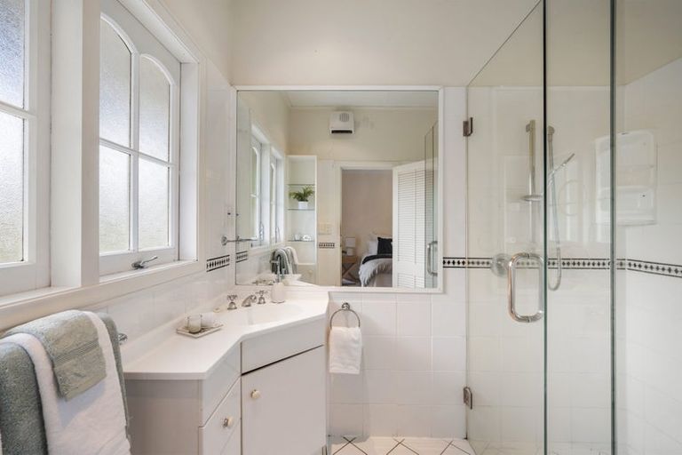 Photo of property in 1a Seatoun Heights Road, Miramar, Wellington, 6022