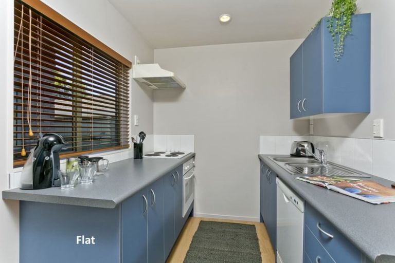 Photo of property in 24 St Lucia Place, Unsworth Heights, Auckland, 0632
