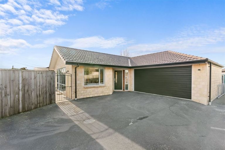 Photo of property in 98 Gilberthorpes Road, Hei Hei, Christchurch, 8042
