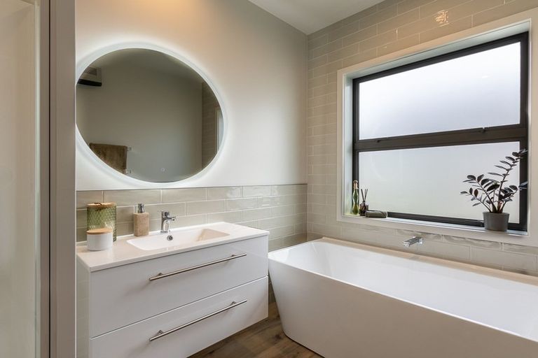 Photo of property in 8 Mirek Street, Waikanae, 5036