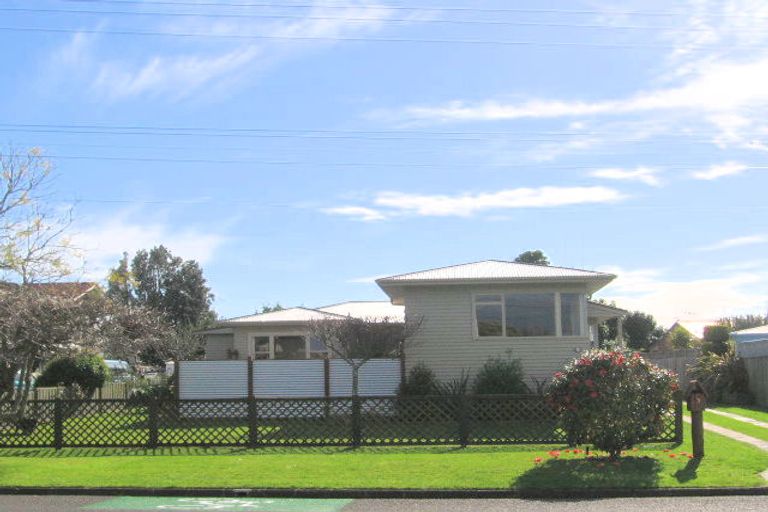 Photo of property in 3 Ngatai Road, Otumoetai, Tauranga, 3110