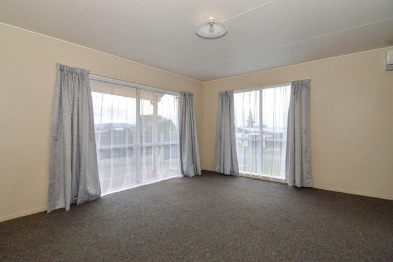 Photo of property in 3a Colonial Place, Kelvin Grove, Palmerston North, 4414