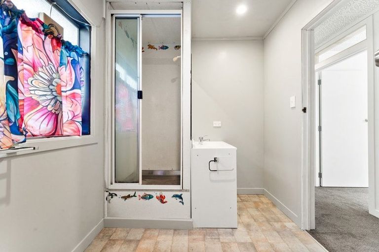 Photo of property in 1/22 Captain Scott Road, Glen Eden, Auckland, 0602