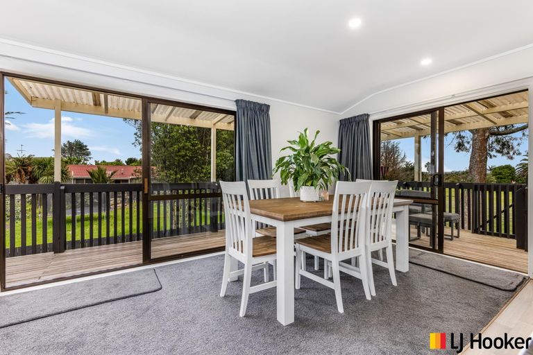 Photo of property in 2/187 Carnoustie Drive, Wattle Downs, Auckland, 2103
