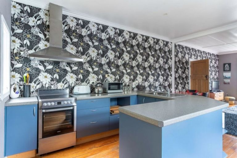 Photo of property in 14 Moana Street, Kaka Point, 9271