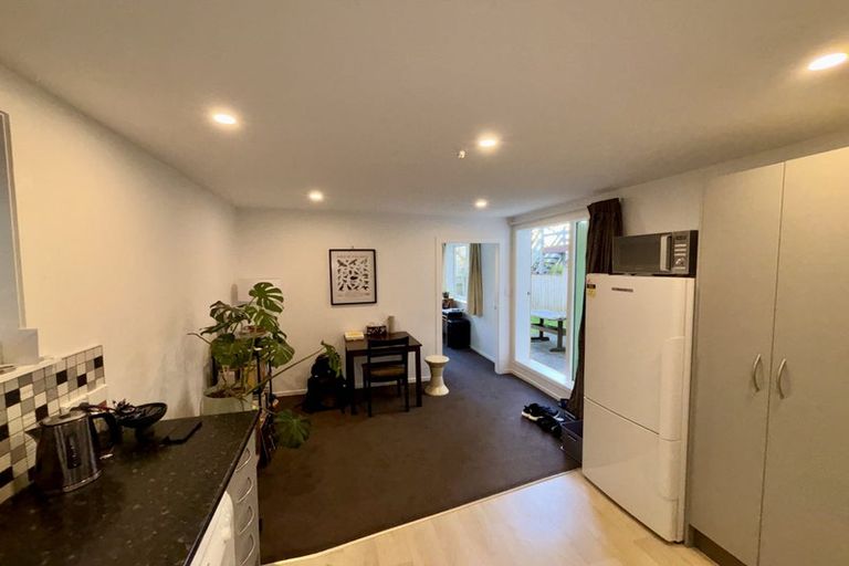 Photo of property in 88 Roxburgh Street, Mount Victoria, Wellington, 6011