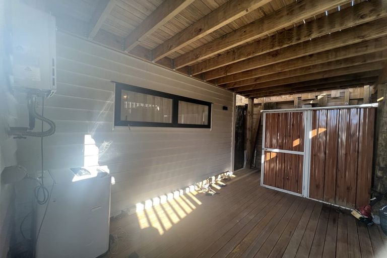 Photo of property in 26 Kiteroa Terrace, Rothesay Bay, Auckland, 0630