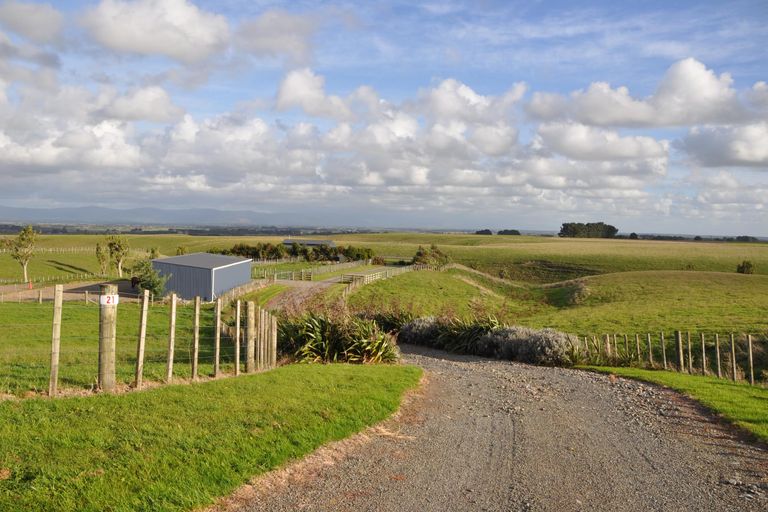 Photo of property in 21 Sutherland Road, Sanson, Palmerston North, 4479
