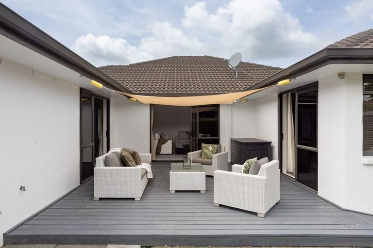 Photo of property in 14 Glenmonarch Place, Pyes Pa, Tauranga, 3112