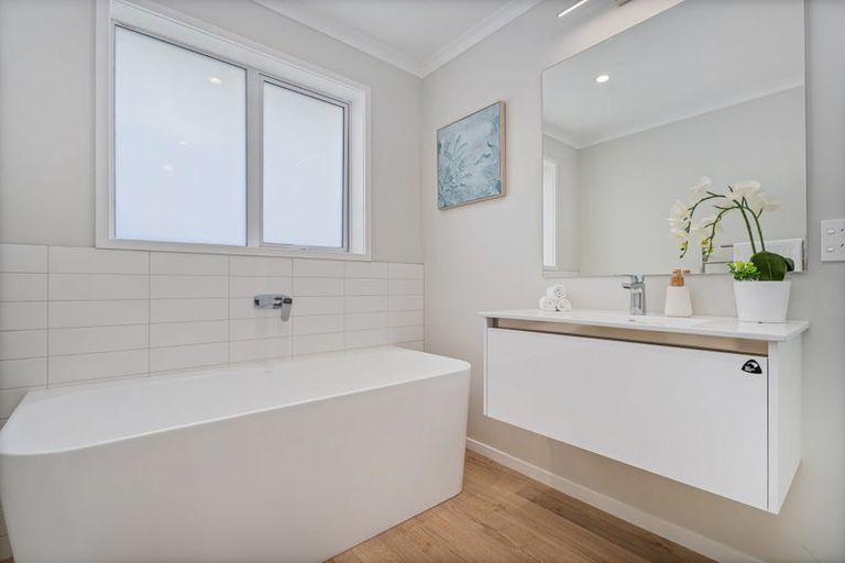 Photo of property in 263 Kupe Drive, Whitianga, 3510