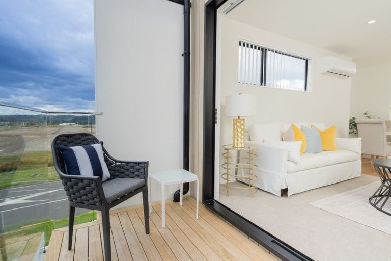 Photo of property in 35 Hinonga Loop, Silverdale, 0932