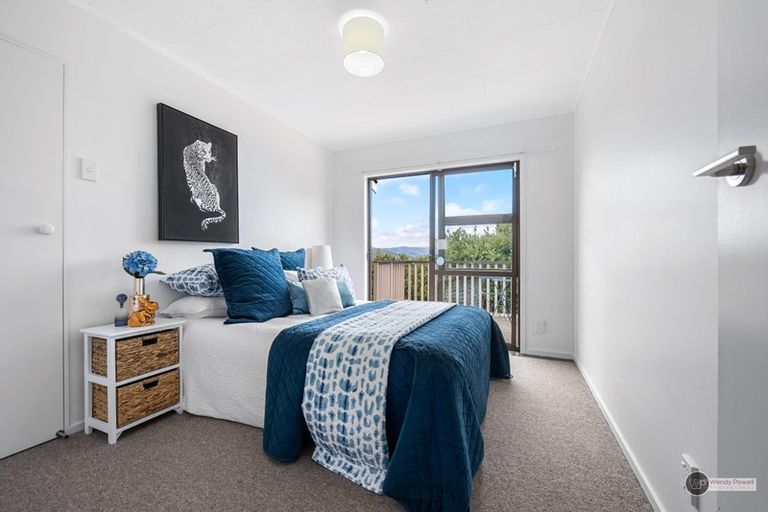 Photo of property in 47 Pokohiwi Road, Normandale, Lower Hutt, 5010