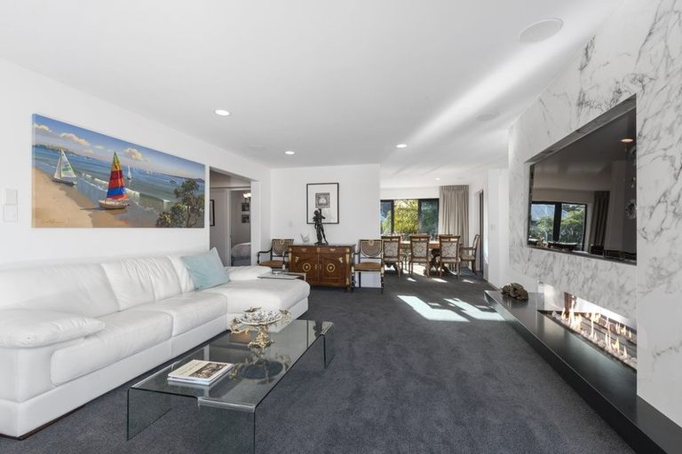 Photo of property in 1/60 Milford Road, Milford, Auckland, 0620