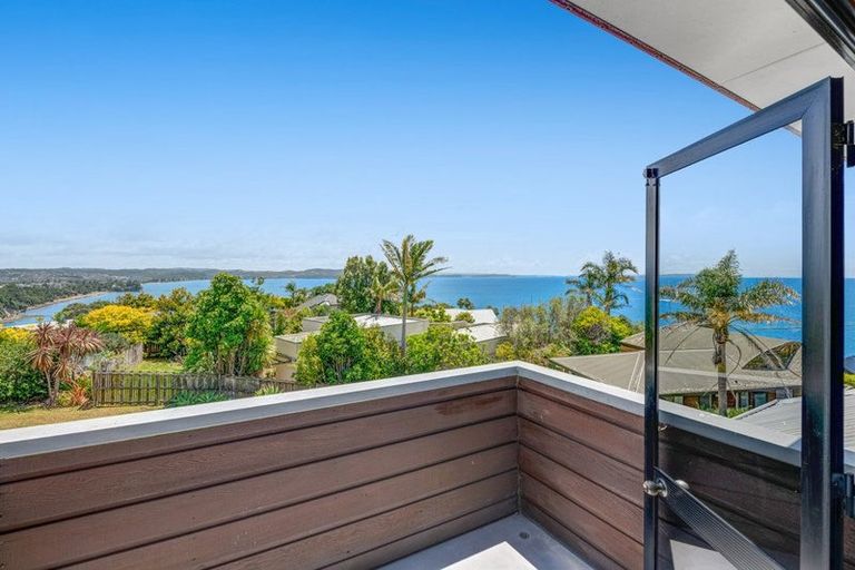 Photo of property in 8b Duncansby Road, Stanmore Bay, Whangaparaoa, 0932