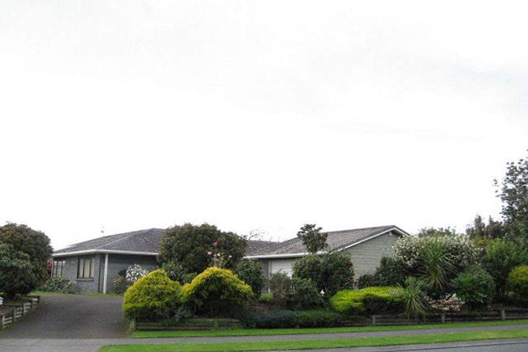Photo of property in 34 Karina Road, Merrilands, New Plymouth, 4312