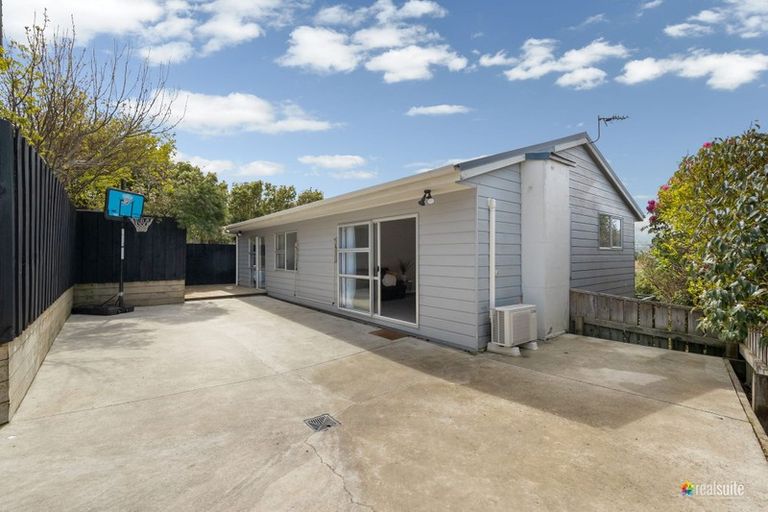 Photo of property in 114 Te Pene Avenue, Titahi Bay, Porirua, 5022