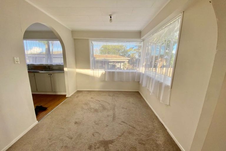 Photo of property in 29 Cockayne Crescent, Sunnynook, Auckland, 0620