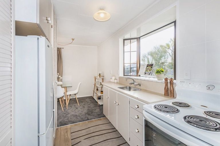 Photo of property in 17 Burnridge Place, Belfast, Christchurch, 8051