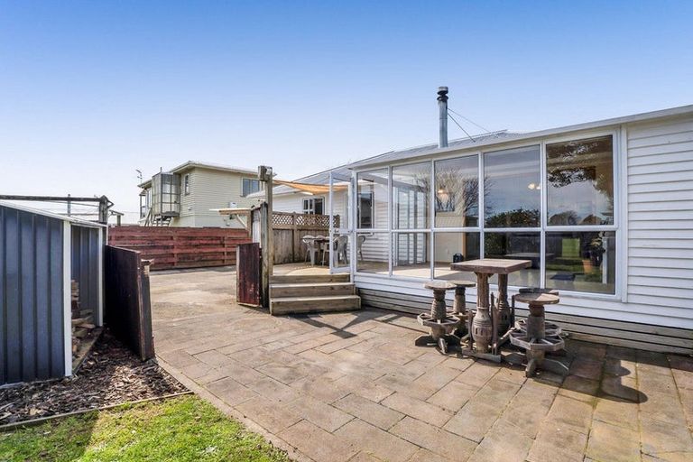 Photo of property in 12 Miro Street, Merrilands, New Plymouth, 4312
