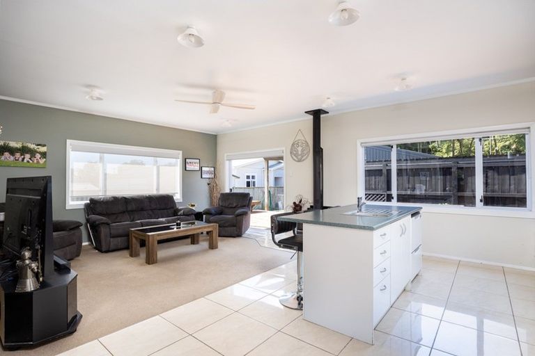 Photo of property in 5 Tupoki Street, Glen Avon, New Plymouth, 4312